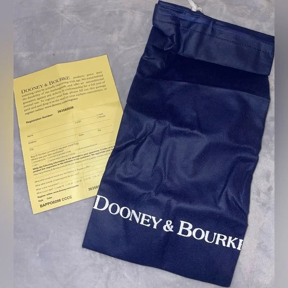 Dooney & Bourke NWT Cream Triple Zip Crossbody